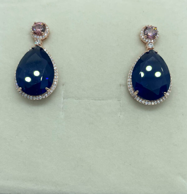 Orecchini chandelier pietra blu e rosa - immagine 6