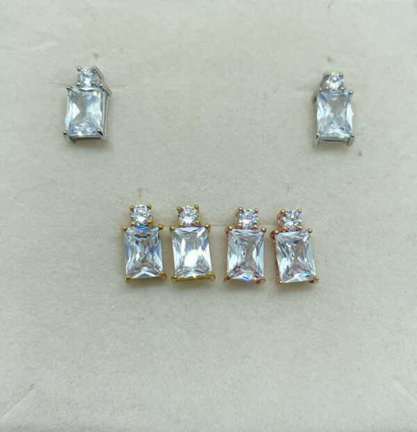 Orecchini a lobo con zircone bianco