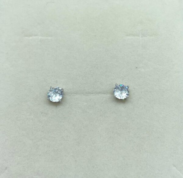 Orecchino punto luce bianco diametro 5mm