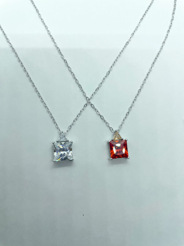 Collana pendente quadrato bianco e arancio