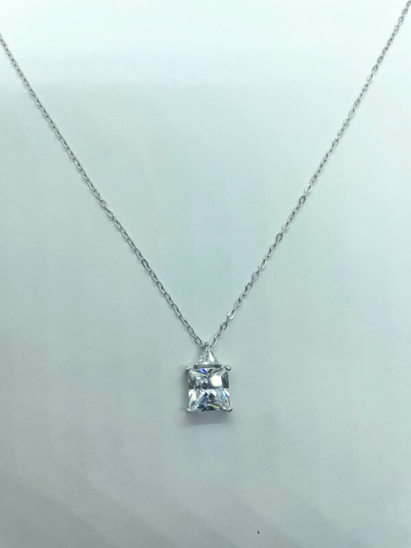 Collana pendente quadrato bianco e arancio - immagine 3