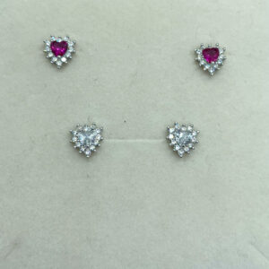 Orecchini a lobo con cuore con zirconi