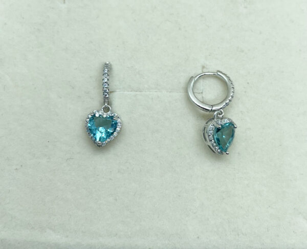 Orecchino cerchietto con pendente cuore azzurro - immagine 2