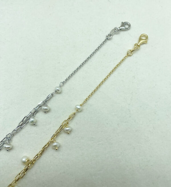 Bracciale con perle naturali di fiume pendenti - immagine 2
