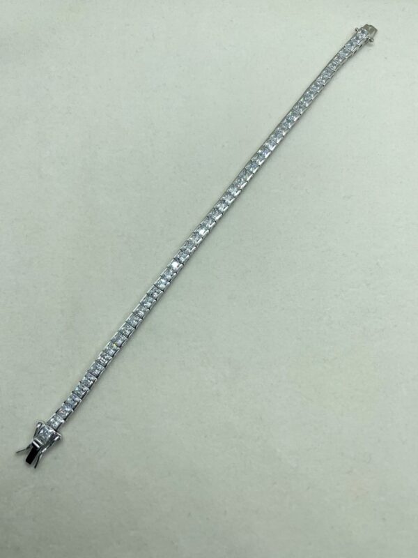 Bracciale tennis zirconi quadrati incastonati diametro 4mm