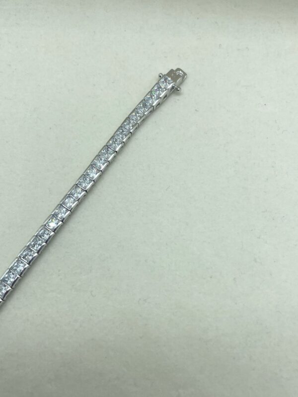 Bracciale tennis zirconi quadrati incastonati diametro 4mm - immagine 3