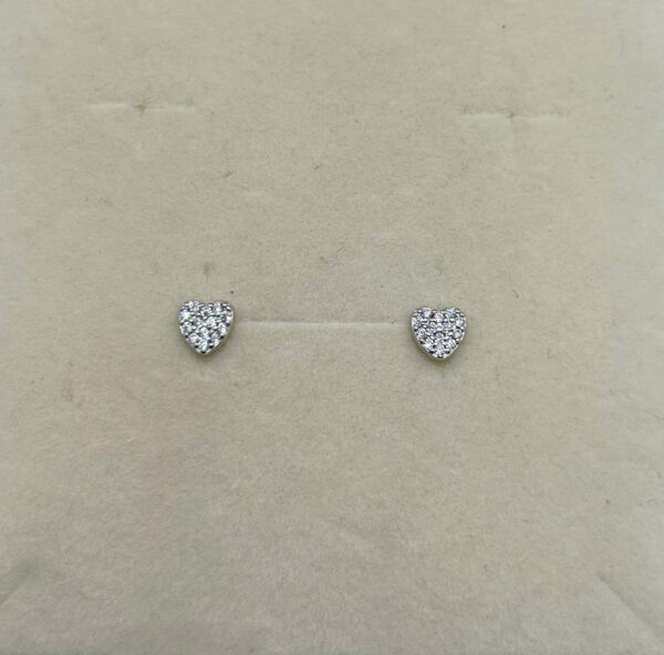 Orecchino con cuori con zirconi bianchi