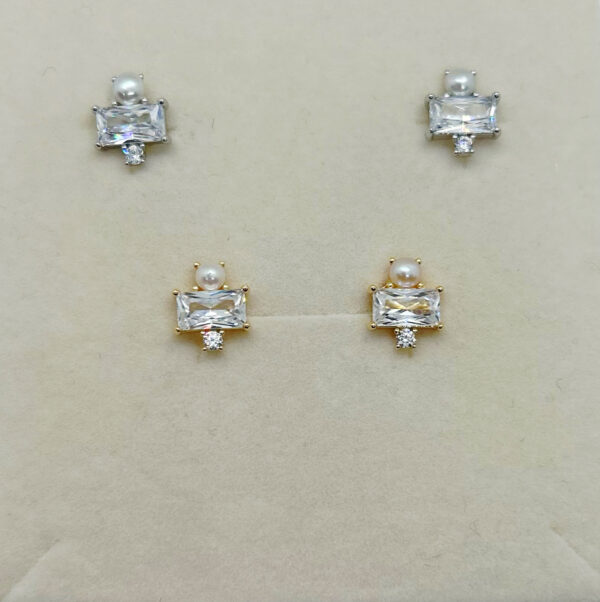 Orecchino perla con zircone bianco