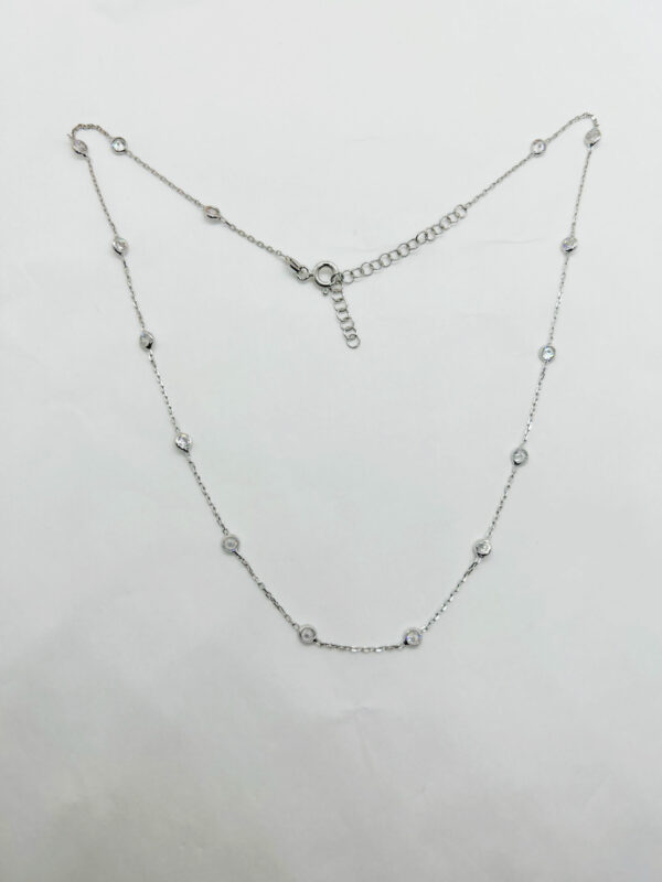 Collana placcata rodio con zirconi bianchi