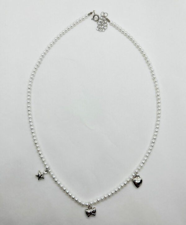Collana perle con pendenti placcati rodio